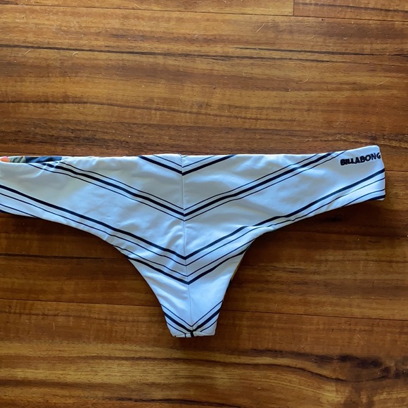 Billabong reversible bottom - Picture 6 of 6